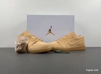 Hyperoad Jordan Vanilla “Pale Sand” SE Low 1 Air 0703